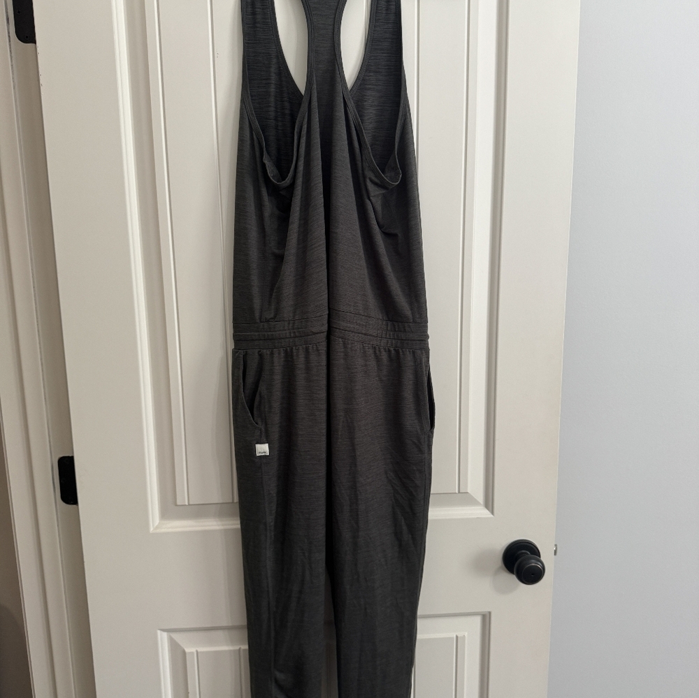 NWOT Vuori Lux Harem Jumpsuit Size Med - Picture 2 of 3